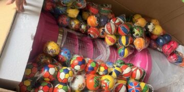 Близо 33 700 контрабандни стоки откриха митническите служители от ТД Митница Бургас в контейнери от Китай