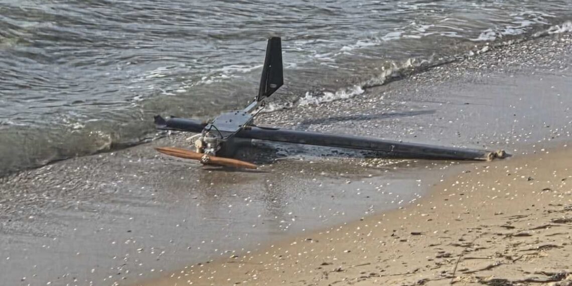 Специализиран екип от ВМС транспортира до Военноморска база – Бургас дрон, открит на плаж в Несебър