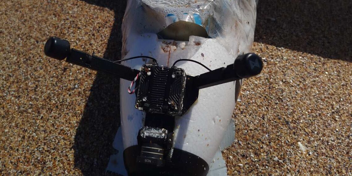 ВМС обезвредиха опасен дрон, изхвърлен на плаж край Шабла