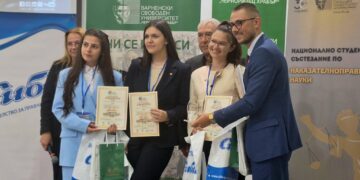 Отбор на Варненския свободен университет спечели националното състезание по наказателноправни науки