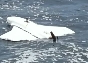 Екипи на ВМС обезвредиха и транспортираха дрон и части от дрон, открити във водите на Черно море