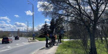 Велосипедисти настояват за безопасно преминаване по Аспаруховия мост във Варна