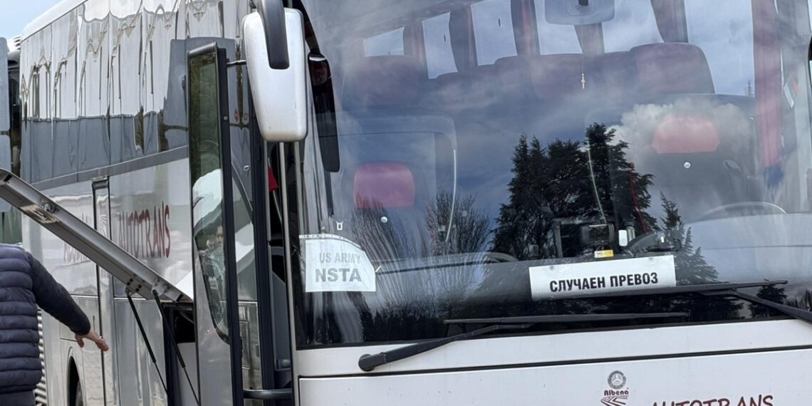 Коста Стоянов, „Възраждане“: Масово пристигане на американски войници във Варна – държавата мълчи