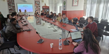 Студенти във Варна учат езици чрез разговори с чужденци в нова университетска инициатива