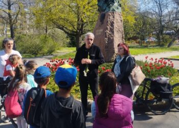 Морската градина като класна стая: ученици във Варна учиха история и природа на терен