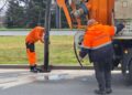 Продължава почистването на дъждоприемните шахти във Варна