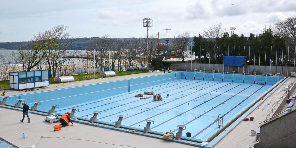 Ремонтните дейности на басейн „Юлиян Русев“ се очаква да завършат през май