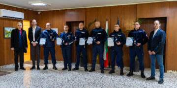 Героите, спасили дете, бяха наградени с почетния знак „Герб на община Ямбол“