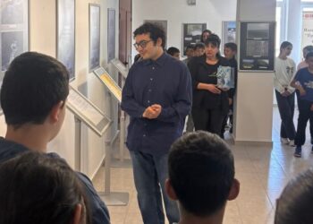 Библиотекар превърна читалища във Варненско и Шуменско в изложбени пространства