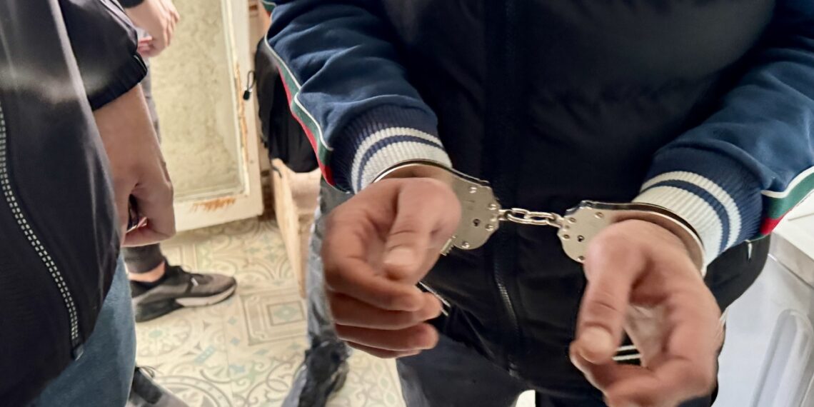 ГДБОП арестува мъж, съхранявал и разпространявал порнографски материали с малолетни (ВИДЕО)