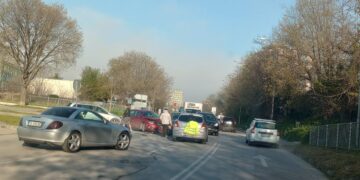 Верижна катастрофа с три автомобила на бул. “Христо Смирненски” във Варна