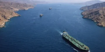 САЩ ще затворят Ормузкия проток днес в 17 часа българско време