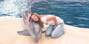 Великден с делфините във Варна: празнични шоу програми и безплатен вход за деца