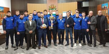 Носителите на Купата на България по водна топка бяха посрещнати в Община Варна