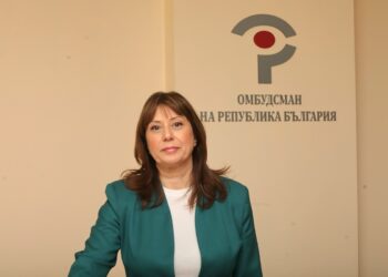 Омбудсманът Велислава Делчева препоръча възможност за преразглеждане на оценките от матурите при ясни правила