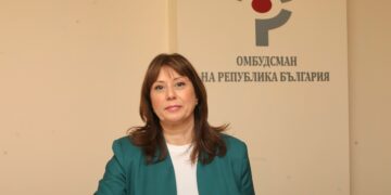 Омбудсманът Велислава Делчева препоръча възможност за преразглеждане на оценките от матурите при ясни правила