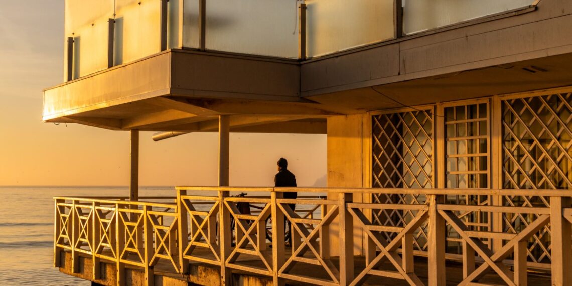 Ехото на един вътрешен свят: Марин Дунев от Варна представя фотографската изложба “Преди думите”