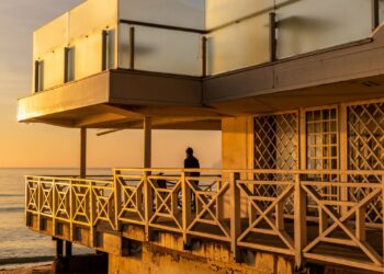 Ехото на един вътрешен свят: Марин Дунев от Варна представя фотографската изложба “Преди думите”