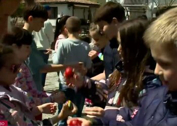 Във Варна се проведе турнир по борба с великденски яйца (ВИДЕО)