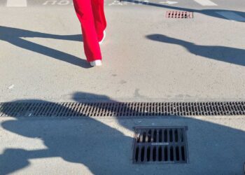 Започна почистването на дъждоприемните шахти във Варна