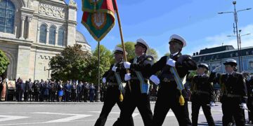 Военноморските сили отбелязаха 6 май във Варна и Бургас с военни ритуали и благославяне на знамената
