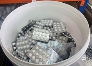 ГДБОП преустанови работата на 4 сайта за продажба на фалшиви лекарства, разбиха незаконни лекарствени цехове