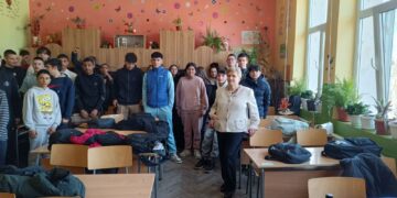 Прокурори от Варна обучаваха ученици за рисковете от наркотици в Девня и Провадия