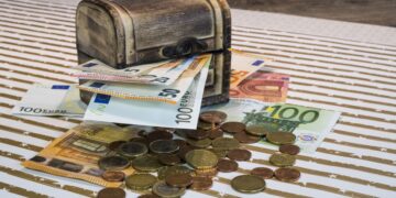 КЗП установи нелоялни практики при предлагането на бързи кредити