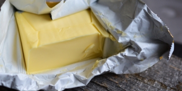 КЗК наложи глоби за близо 310 000 евро за заблуждаващо предлагане на продукт като масло