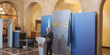 Министър Абровски: Близо 50 хиляди стопани ще получат 170 млн. евро заради увеличените производствени разходи