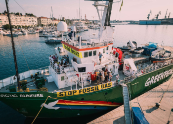 Arctic Sunrise пристига в Бургас: Корабът отваря безплатно врати за посетители