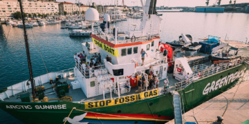 Arctic Sunrise пристига в Бургас: Корабът отваря безплатно врати за посетители