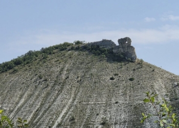 „Каменната библиотека на България“ отново е достъпна: Разчистиха пътя до Равненския манастир край Провадия