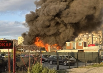 Автомобил се запали в сервиз за газови уредби във Варна
