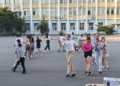 Курсанти във Варна извиха благотворително хоро за пострадал военен с надежда отново да проходи