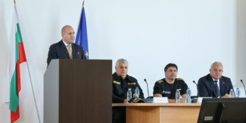 Румен Радев: Голямата задача на МВР е да гарантира че всеки български гражданин ще може да упражни свободно своят вот