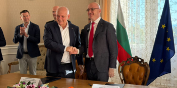 В резиденция “Евксиноград” подписаха меморандум между България и TUI за удвояване на туристите до 2030 г.