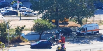Шофьор блъсна пешеходец във Варна и избяга, граждани помогнаха за задържането му