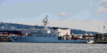 Военни водолази от три държави започнаха учение край Варна заради заплахата от мини в Черно море