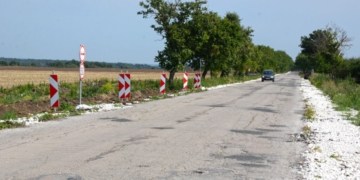 Протест заради разбит път край Варна: жители дават срок до 2 октомври за асфалта