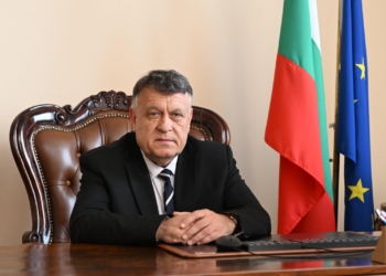 Първият звънец удари: Ново начало за хиляди ученици и учители