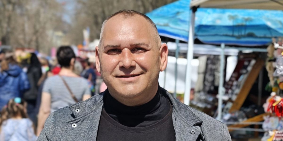 Светослав Йорданов, „Възраждане“: Украински бусове издават документи във Варна – кой контролира какво се случва вътре?