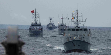 Военни унищожиха опасни останки от дрон край Синеморец, открит е и двигател от ракета Х-31Р