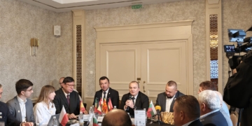 Министър Абровски: Тютюнопроизводството съхранява традициите и поминъка в селските райони