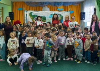 „В полет над България“ : Родолюбие плени децата от Девня и Белослав чрез театъра