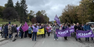Протест блокира бул. „Славянски“ в Шумен: Работници искат поне 10% повече за заплати