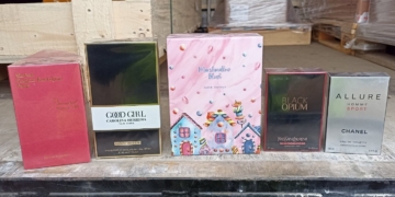 Над 6 000 „маркови“ парфюма задържаха митническите служители при проверка