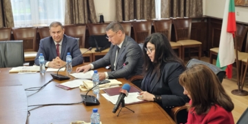 Емил Радев на форум в ИУ – Варна: Без подготвени специалисти няма отговорна дигитална трансформация